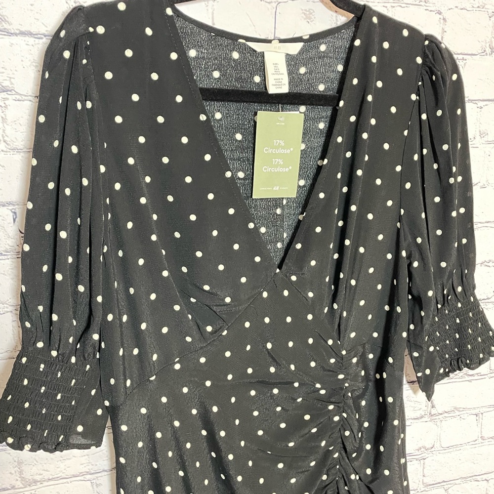 New H&M Black and White Polka Dot Puff Sleeve Crepe V Neck Dress Size L - Picture 15 of 16